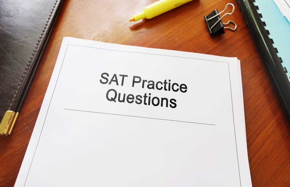 Tháng thứ 2 ôn SAT bạn sẽ luyện tập với các đề thi (Nguồn: Sưu tầm)