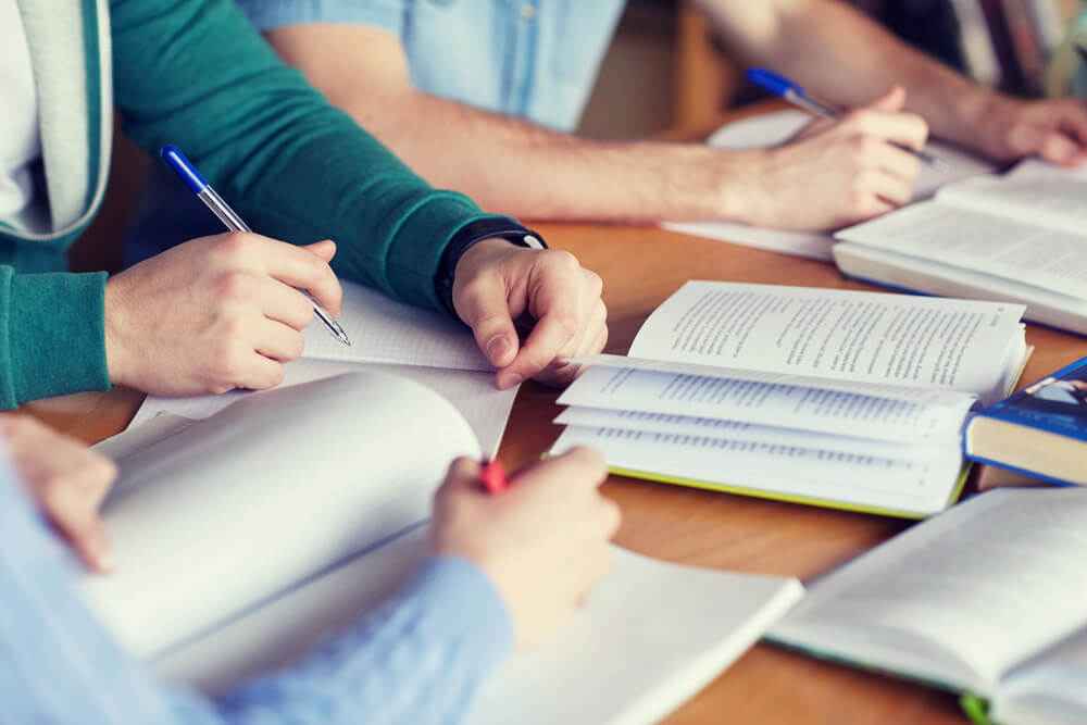 Các cấu trúc viết IELTS Writing Task 2 chuẩn để đạt band 7+