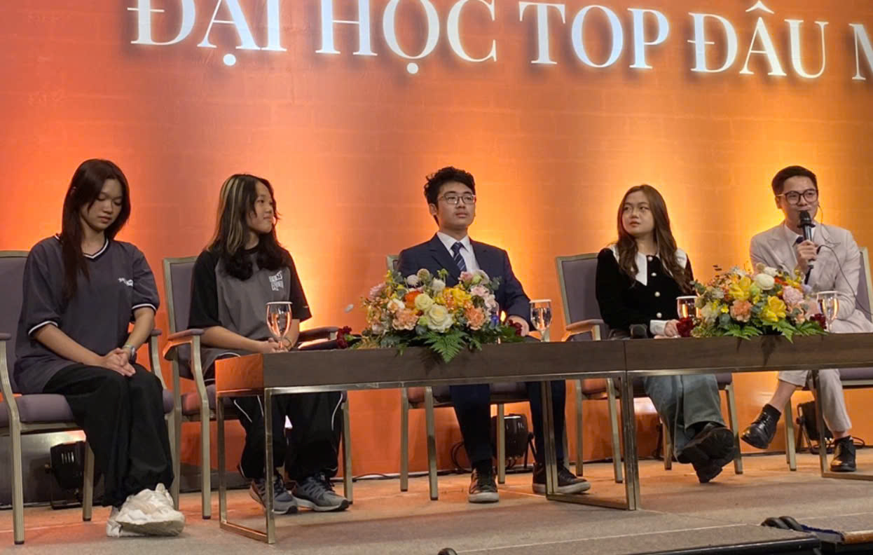Hoàng Hải với tư cách khách mời tại Hội Thảo Du học Mỹ của American Study