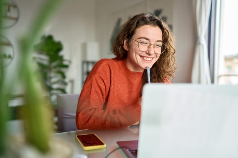 Bí Mật “Hô Biến” Công Việc Hè Thành Điểm Nhấn Vào Đại Học Ivy League