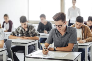 Điểm SAT cung cấp cho các trường đại học một thước đo chuẩn hóa để so sánh khả năng học tập của học sinh