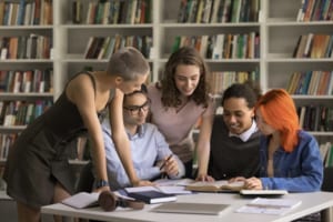 Stanford chỉ là trong số các trường đại học danh tiếng gần đây đã quyết định khôi phục yêu cầu điểm thi chuẩn hóa