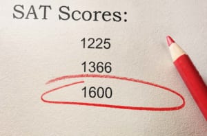 Tổng điểm SAT cao cho thấy khả năng học tập tốt và tiềm năng thành công trong môi trường đại học