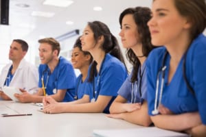 Cơ hội học y miễn phí tại trường đại học hàng đầu
