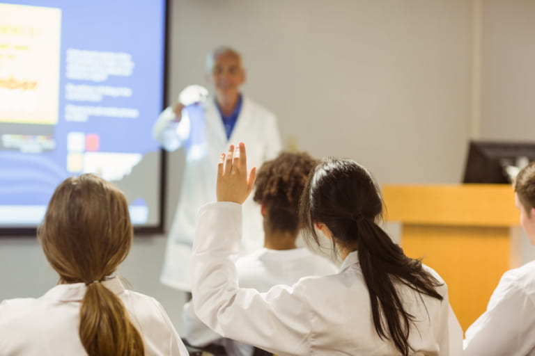 Trường Y Johns Hopkins Miễn Học Phí Cho Hầu Hết Sinh Viên Nhờ Khoản Đóng Góp 1 Tỷ Đô