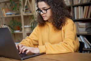 Rolling Admission là gì?