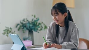 Việc học không còn bị giới hạn bởi không gian và thời gian