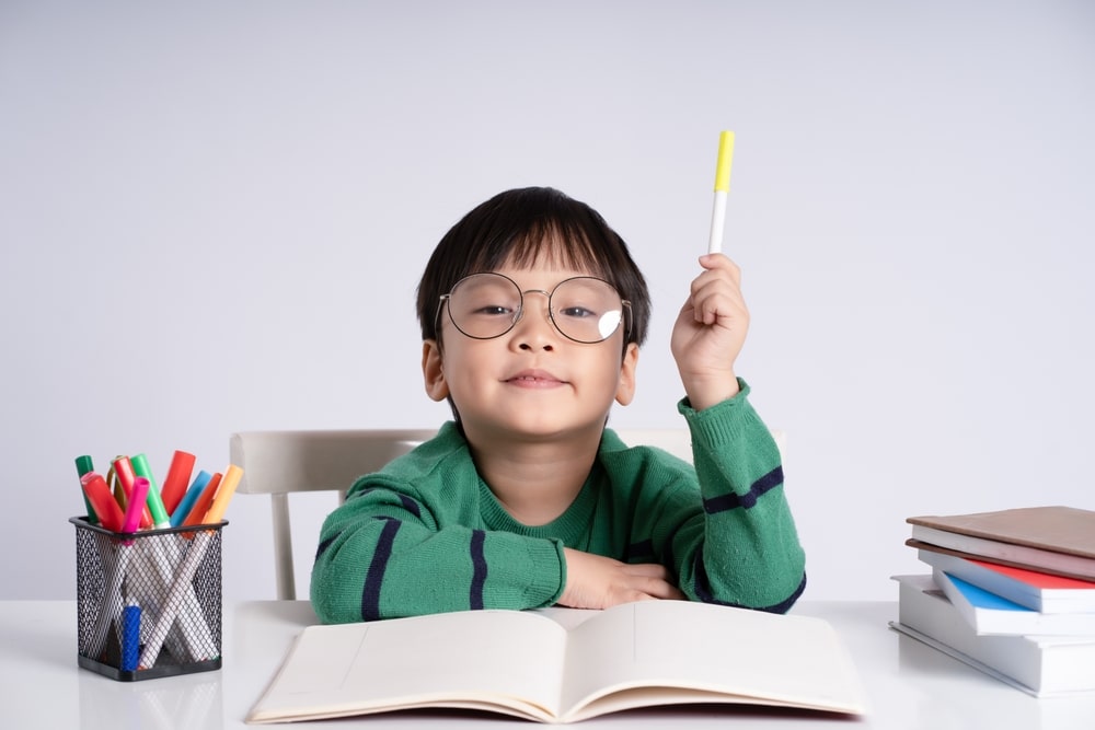 Tại sao Show Don't Tell quan trọng trong viết sáng tạo tiếng Anh?