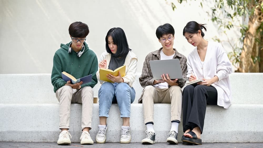Để tối ưu hóa quá trình tìm kiếm học bổng, việc sắp xếp và tổ chức thông tin là yếu tố then chốt