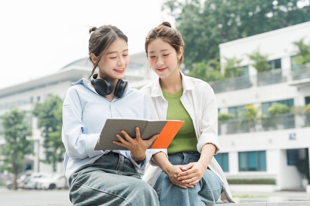 Đối với đa số học sinh, năm lớp 11 là thời điểm lý tưởng để chính thức bước vào hành trình tìm kiếm học bổng