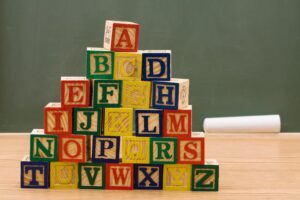 Trẻ em học tiếng Anh từ giáo viên bản ngữ sẽ nhanh chóng nắm bắt được cách phát âm chính xác các từ