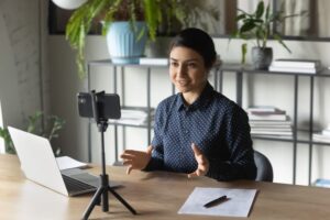 Nhiều trường đã triển khai hình thức phỏng vấn video