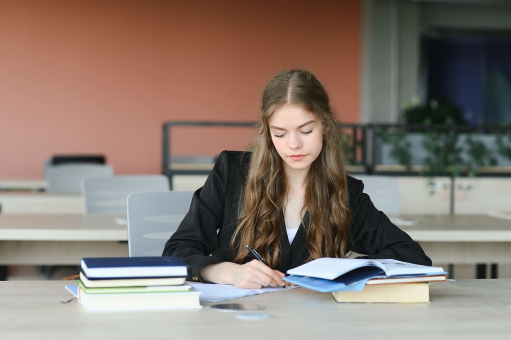 Có hai dạng bài luận cần viết khi nộp đơn du học Mỹ (Nguồn: Sưu tầm)