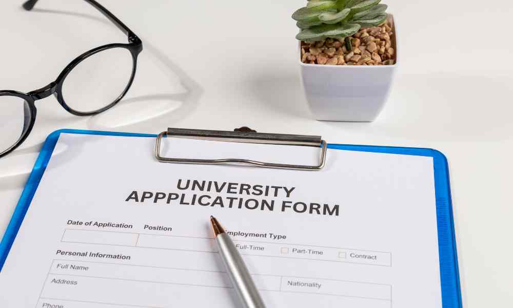 Không nên dùng ChatGPT cho lời khuyên khi làm hồ sơ du học Mỹ