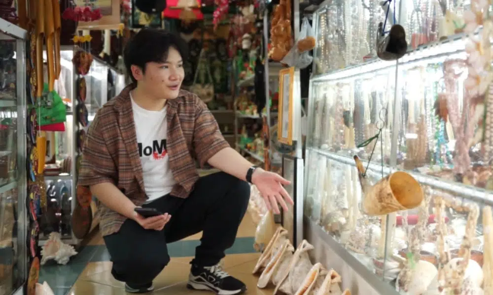 Đức Anh lớn lên trong một gia đình gắn bó với nghề ốc truyền thống.